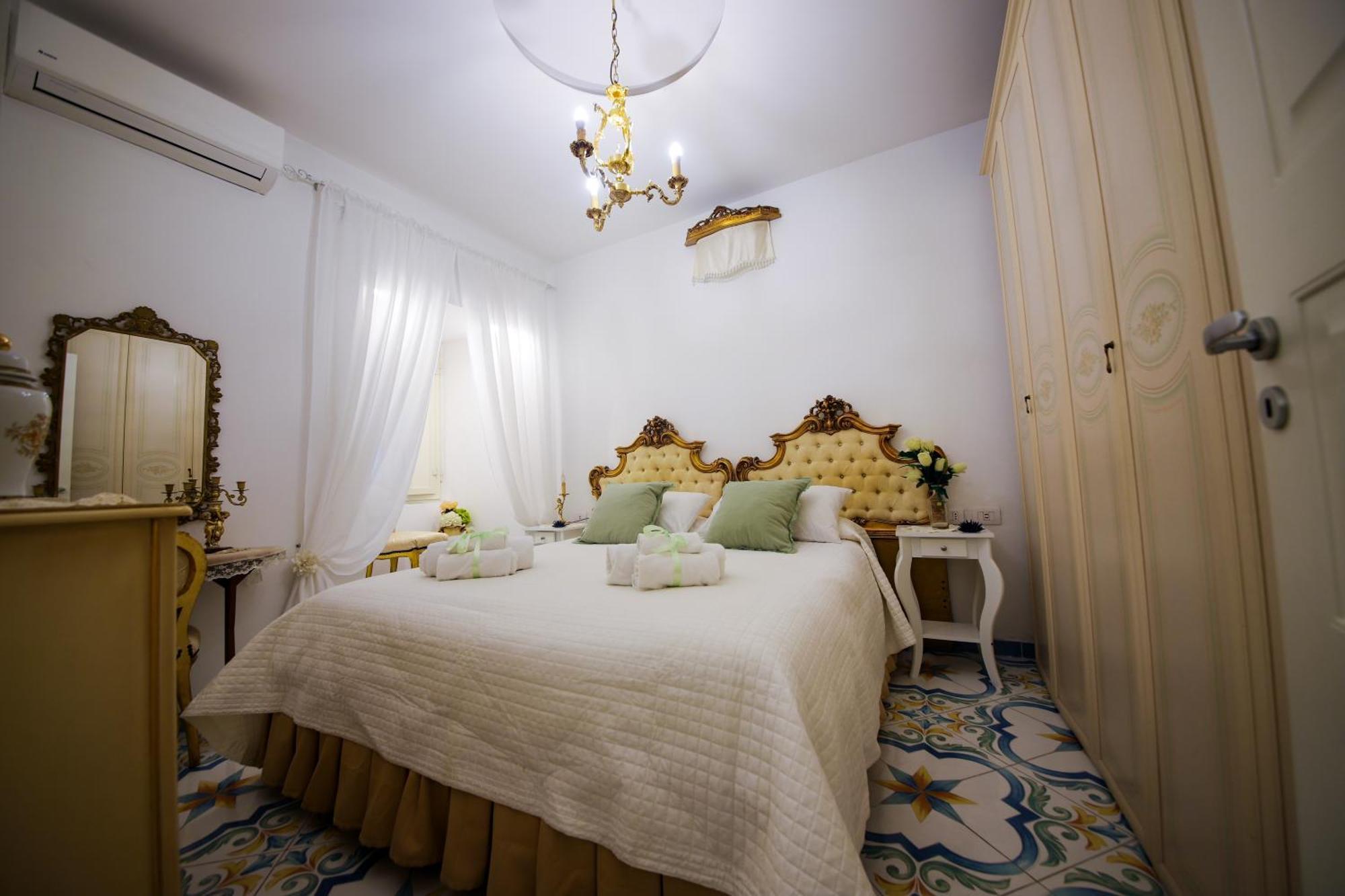 Giallo Napoletano Home Neapel Exterior foto