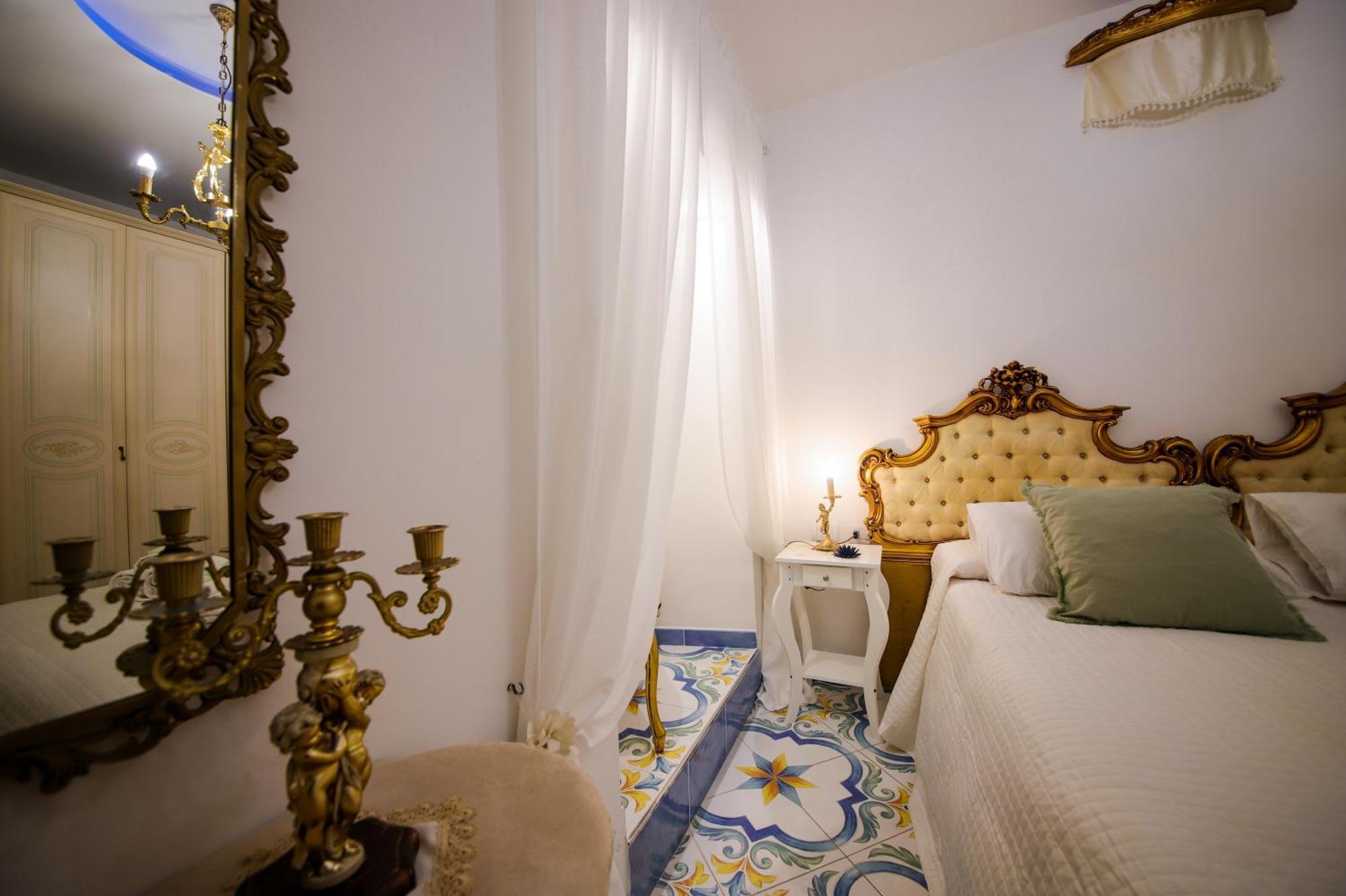 Giallo Napoletano Home Neapel Exterior foto