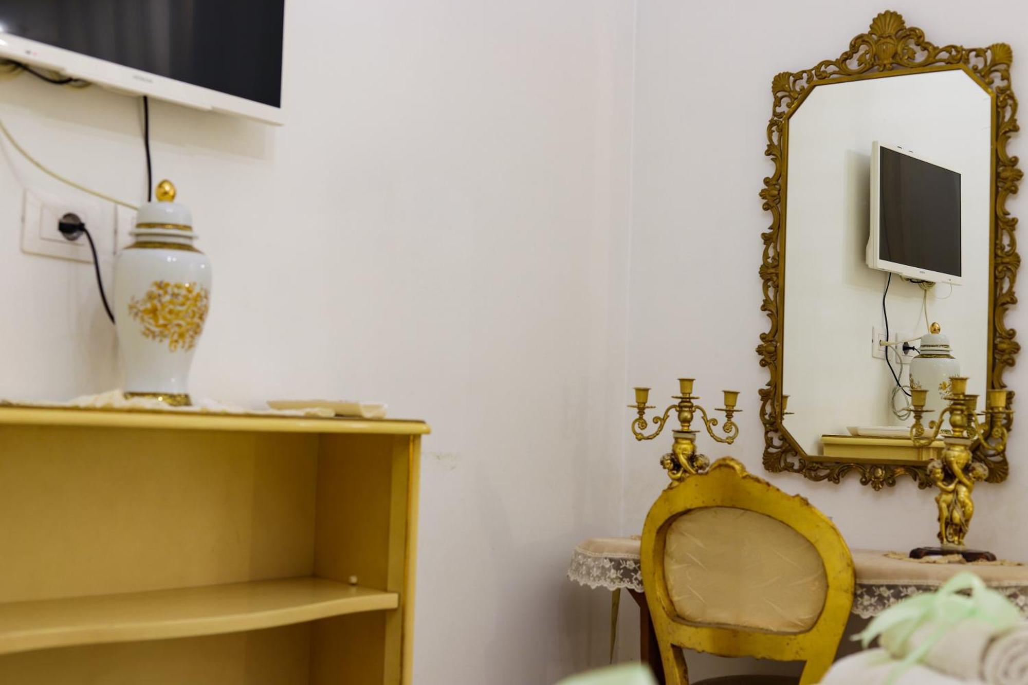 Giallo Napoletano Home Neapel Exterior foto